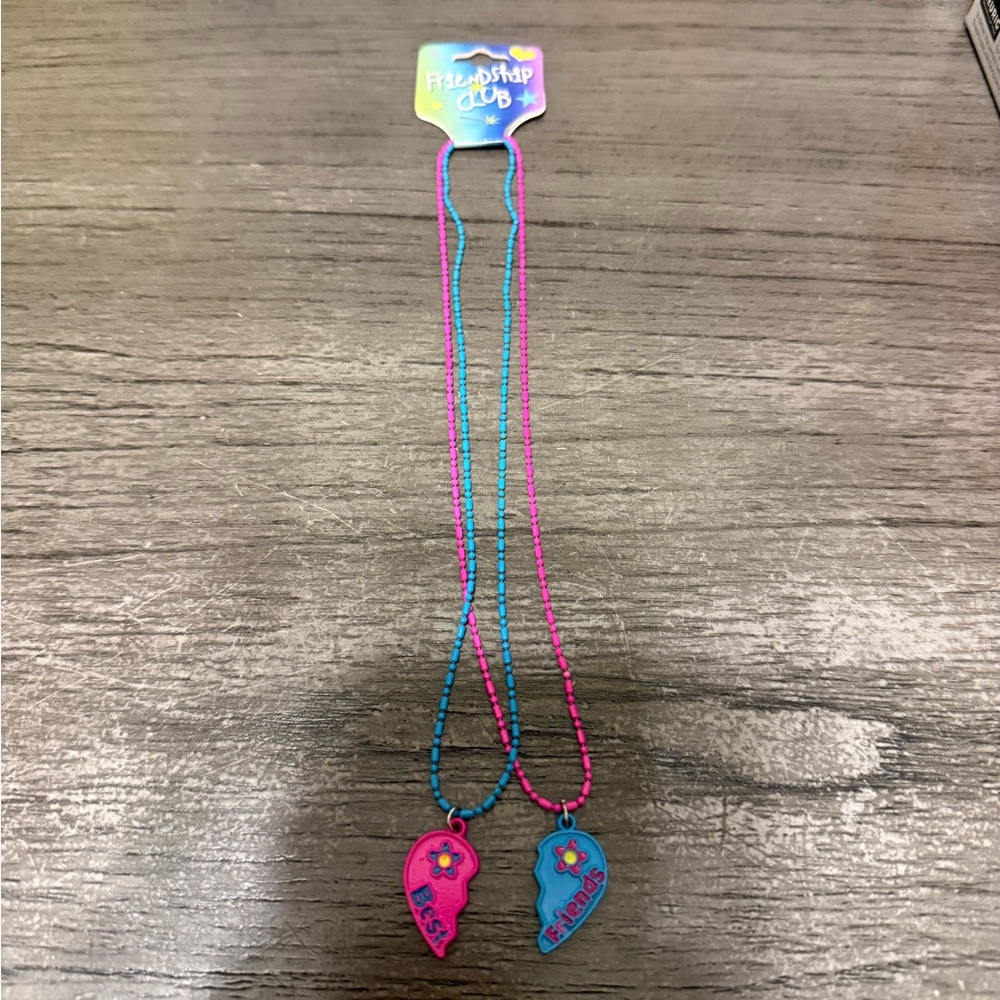 Brand new best friends necklace set